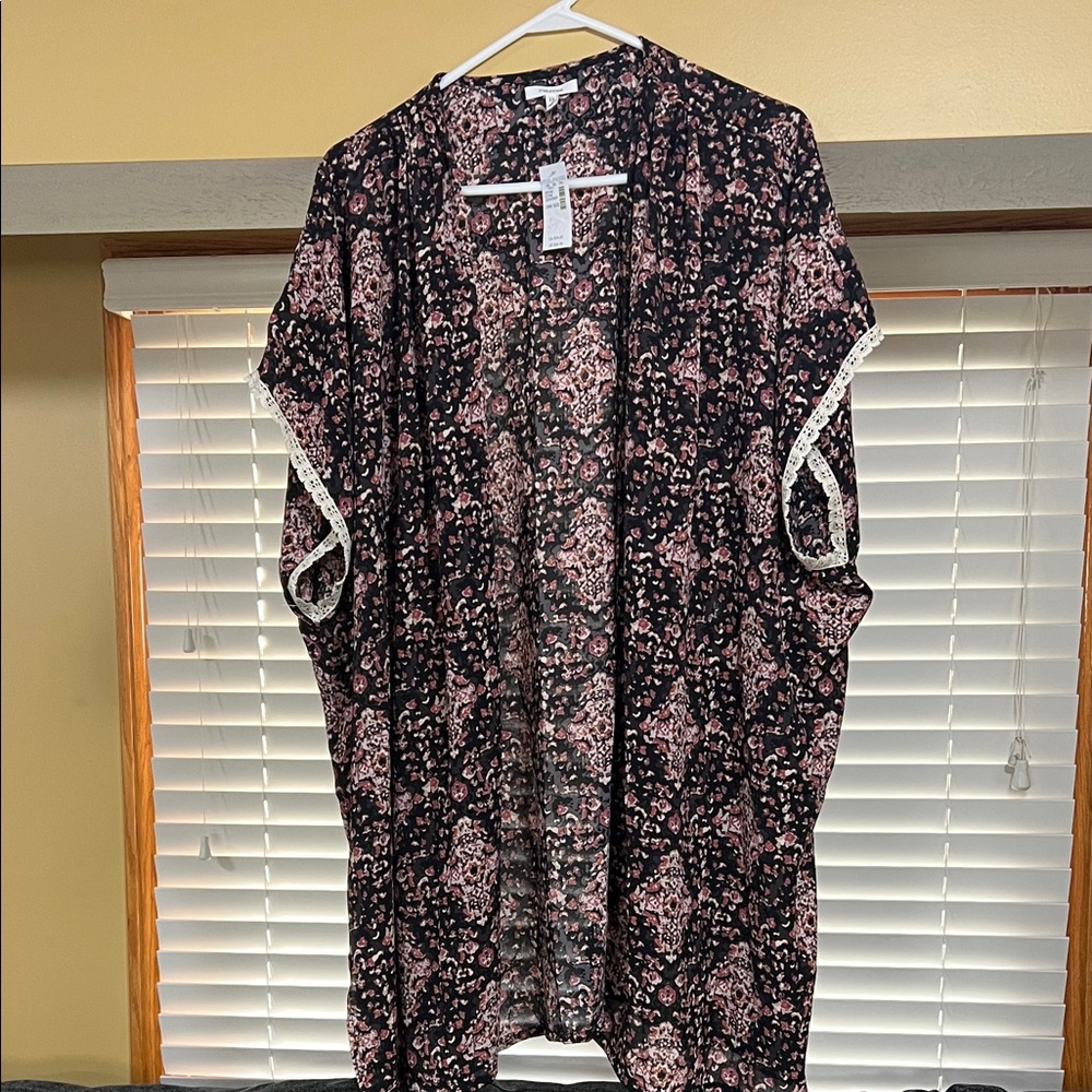 Maurices Black and Pink Floral Kimono